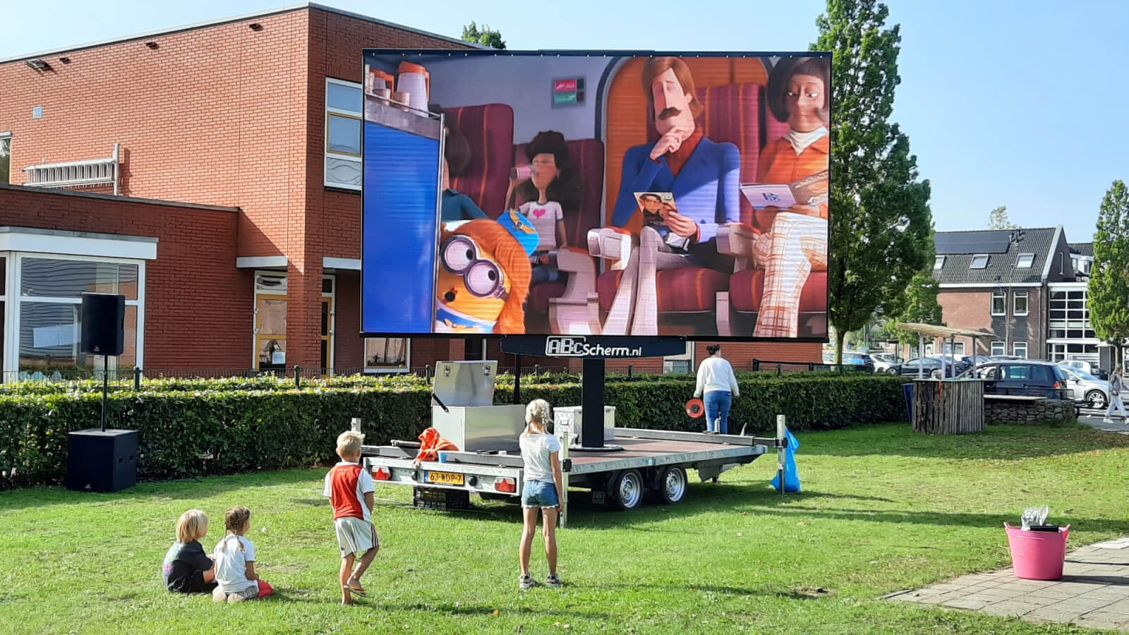 15m2ledtrailerbuitenbioscoophoornaar[3]